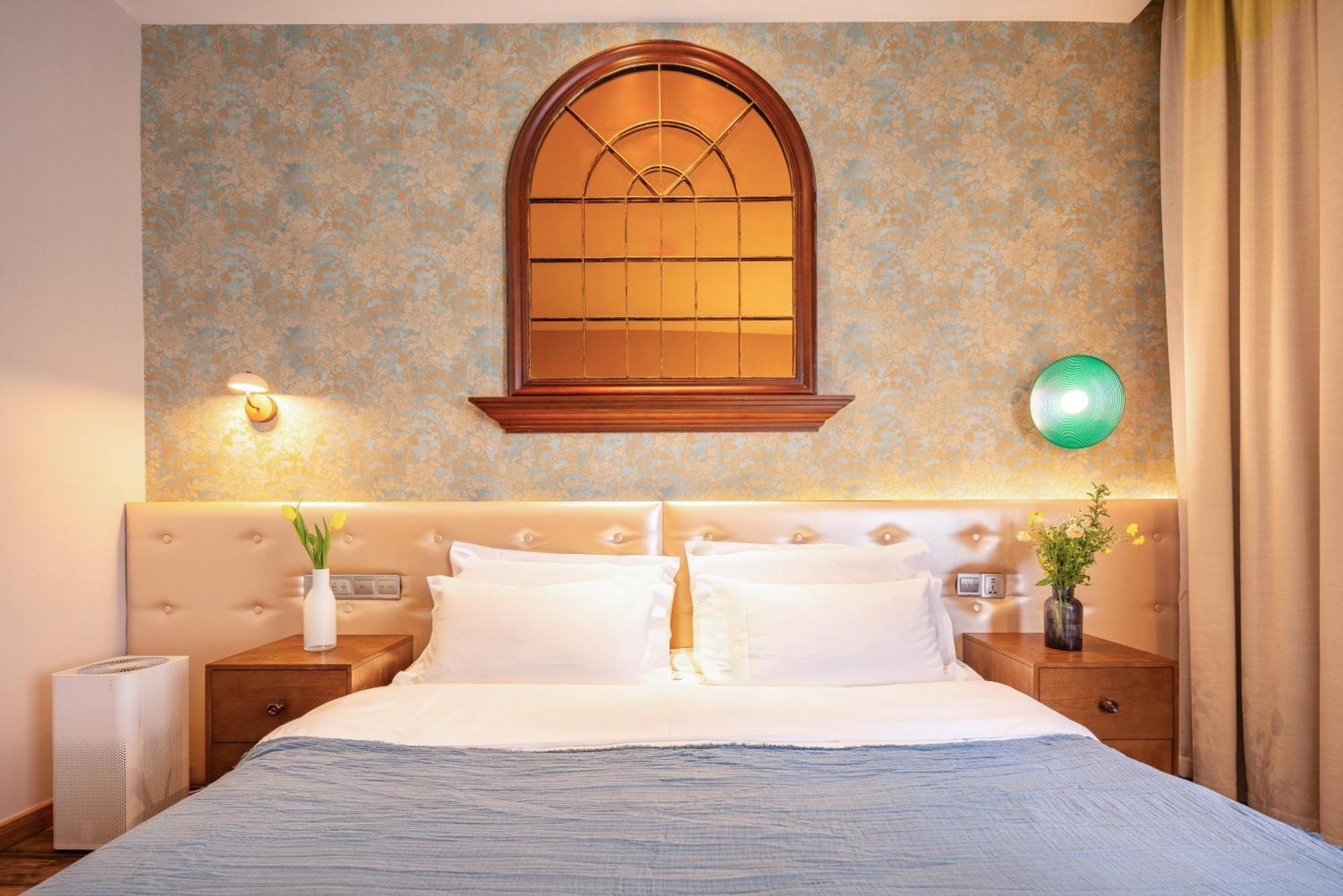 Qingdao Kaiyue Hotel Zhongshan Road St Michael'S Cathedral And Zhanqiao Pier Exterior photo